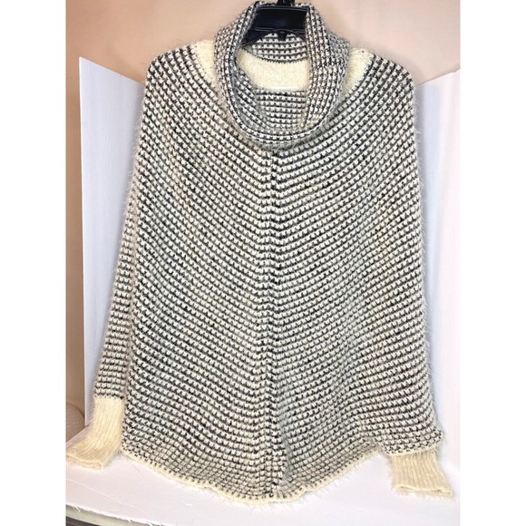 Freeway Sweaters | Fuzzy Sweater | Color: Black/Cream , Sz. M, Ladies , Poncho - Picture 1 of 12